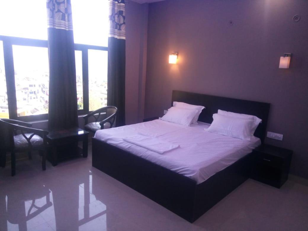 Hotel-78 Pithorāgarh Buitenkant foto