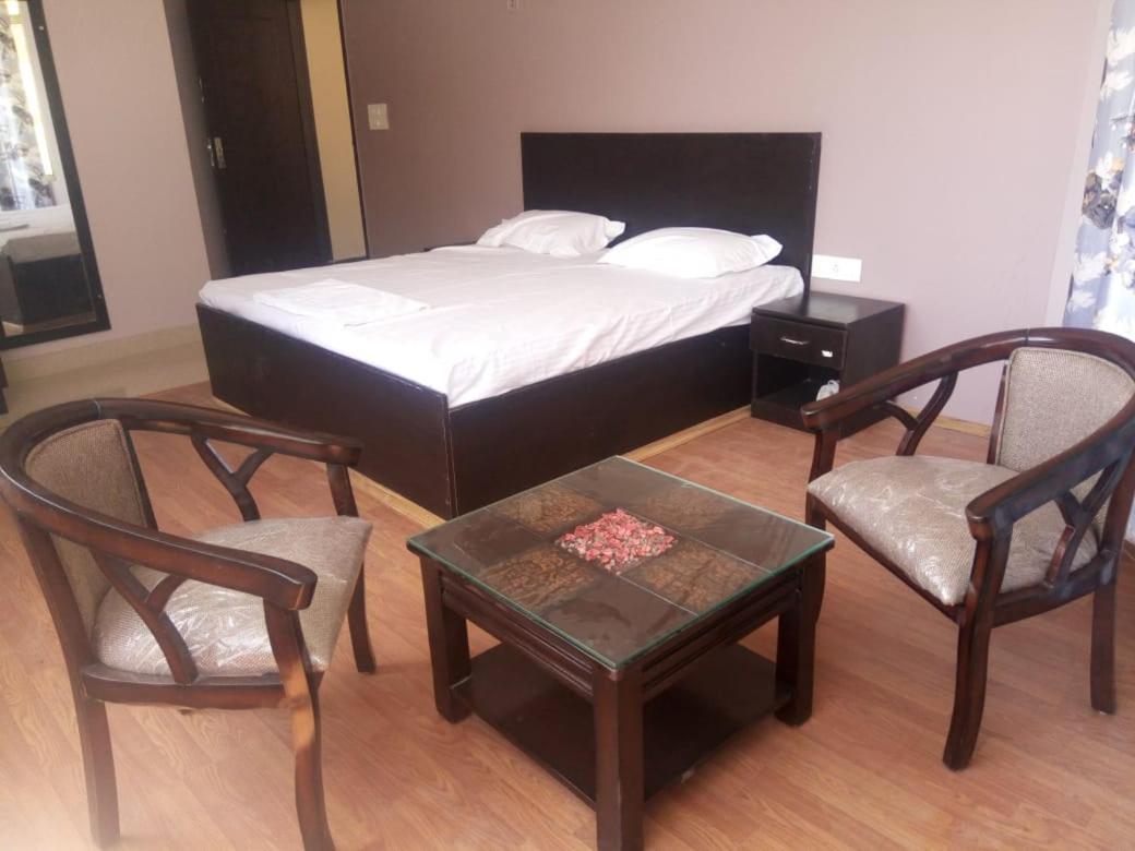 Hotel-78 Pithorāgarh Buitenkant foto