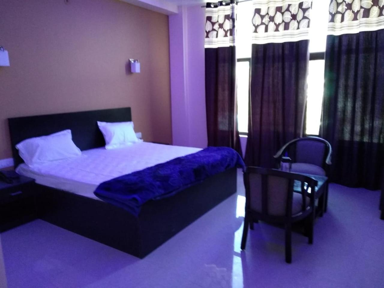 Hotel-78 Pithorāgarh Buitenkant foto