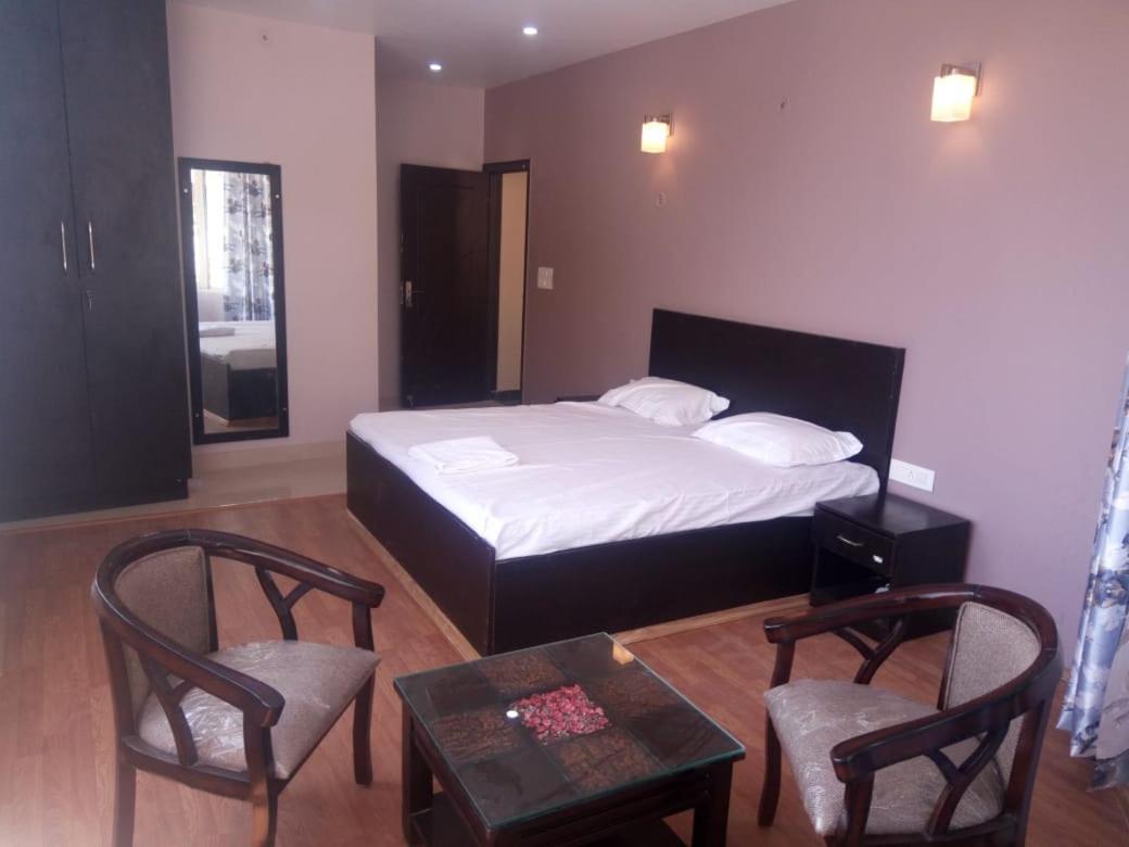 Hotel-78 Pithorāgarh Buitenkant foto