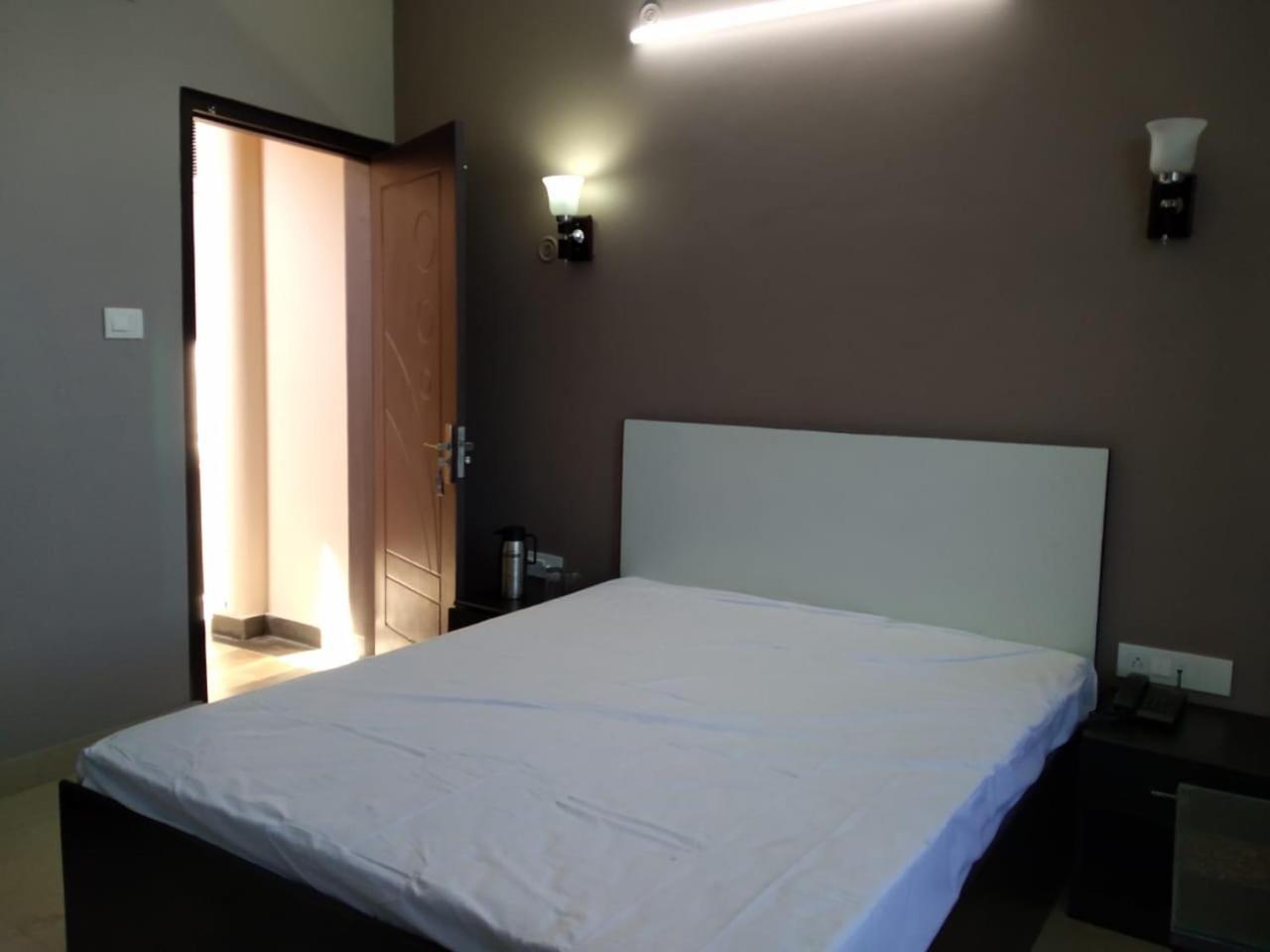 Hotel-78 Pithorāgarh Buitenkant foto