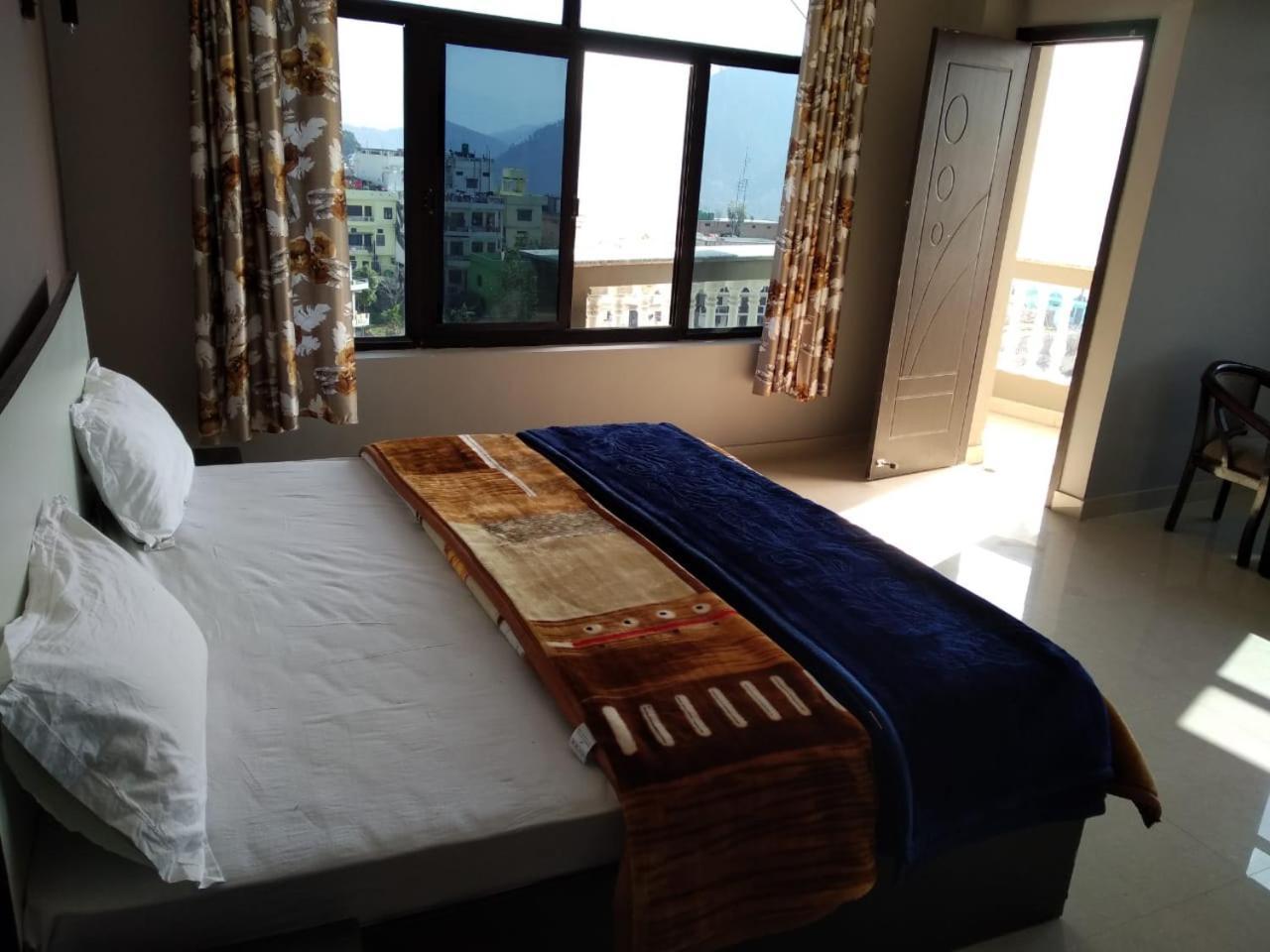 Hotel-78 Pithorāgarh Buitenkant foto